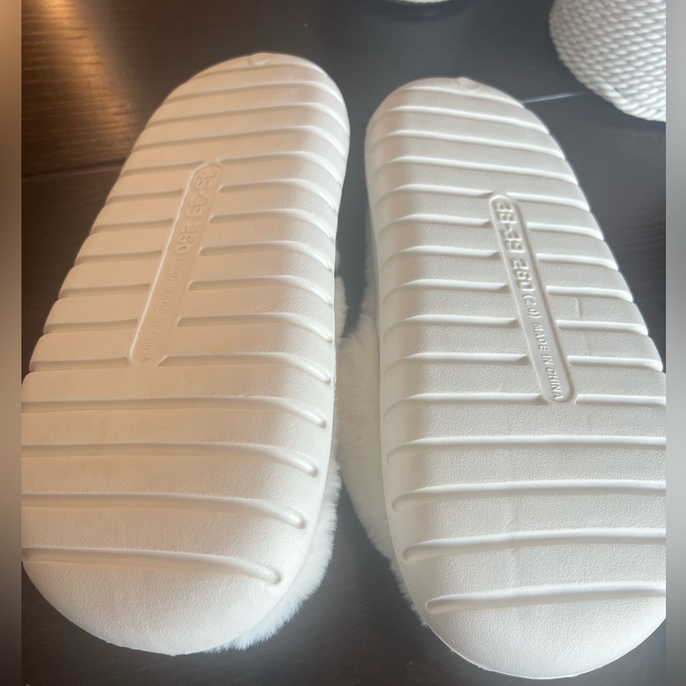 SHEIN Fuzzy Slippers - Picture 2 of 3